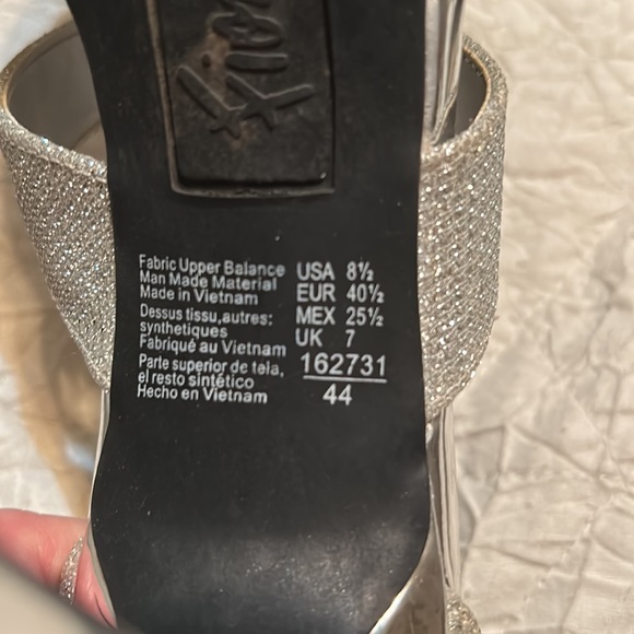 Fioni formal wear silver heels. Size 8.5 - Picture 4 of 5